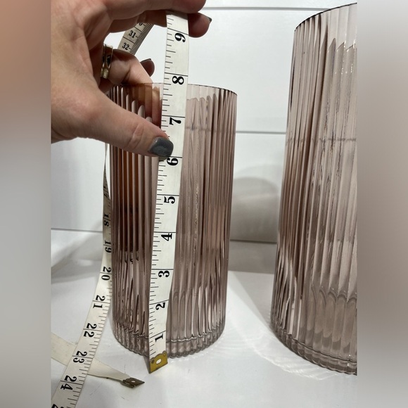 One glass vase - Picture 2 of 7